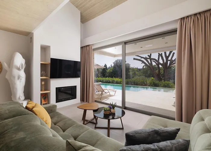 My Mediterranean Luxury With Swimming Pool Villa Kontokali